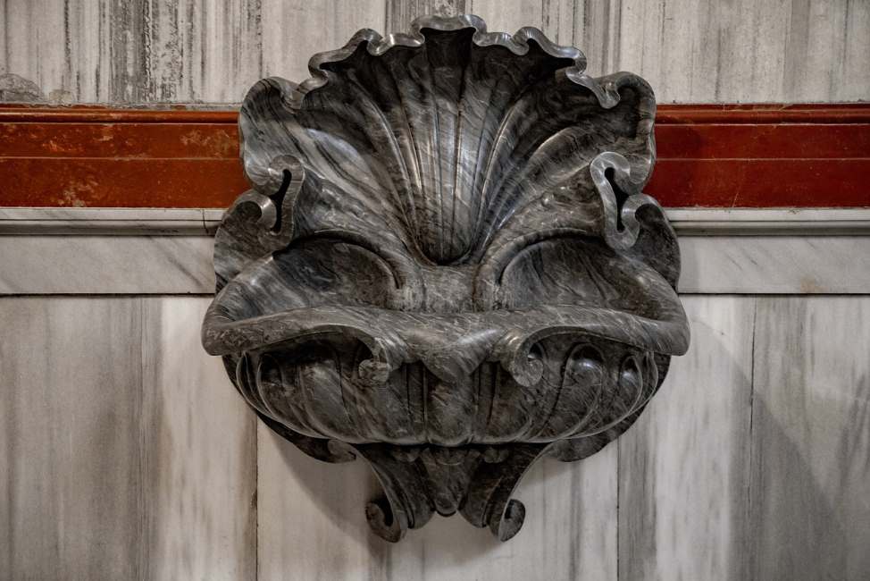 Le acque lustrali 1 acquasantiera