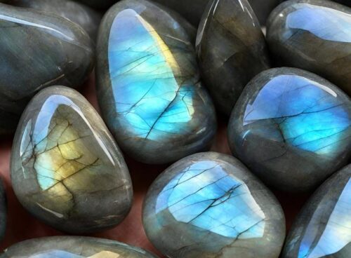 La labradorite: un cristallo per la mente 63 labradorite
