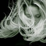 Non tagliare i capelli: sono un'estensione del sistema nervoso! 3 capelli